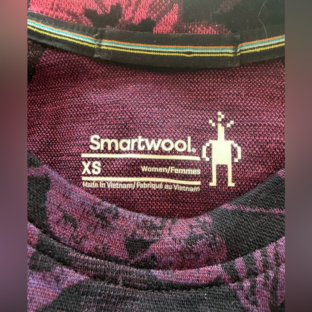 Smartwool Women's Long Sleeve Top - Black and Pink Floral - Picture 9 of 9